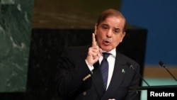 شهباز شريف د نومبر پر اتمه نېټه پر خپله ټويټر پاڼه ليکلي چې چيف جسټس عمر عطا بنديال ته يې په دې اړه ليک لېږلی دی. پخوانی انځور