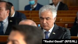 Аз ҳабси Саидҷаъфар Усмонзода беш аз як моҳ гузашт. Чандин мақоми баландпояи пешин ҳам баъди ин боздошт шуданд, вале то ҳол ҷузъиёти иттиҳоми онҳо ва ҳам мавқеи боздоштшудаҳо ба ин ҳодисаҳо маълум нест