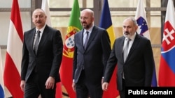 Слева направо: президент Азербайджана Ильхам Алиев, председатель Европейского cовета Шарль Мишель, премьер-министр Армении Никол Пашинян, Брюссель, 14 мая 2023 года