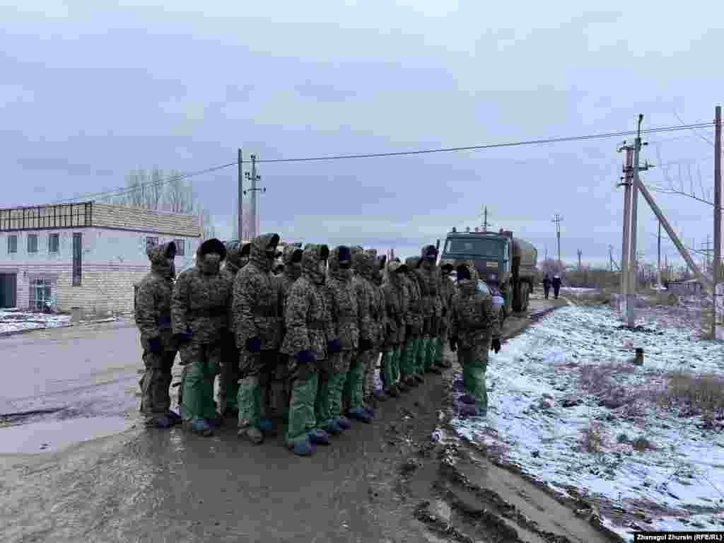 Military personnel and more than 400 pieces of equipment are participating in measures to contain the floodwaters. On April 1, President Qasym-Zhomart Toqaev officially reprimanded regional governors and the cabinet for "dealing poorly" with the situation and called on the Central Asian nation's businesspeople to contribute to the rescue efforts. 