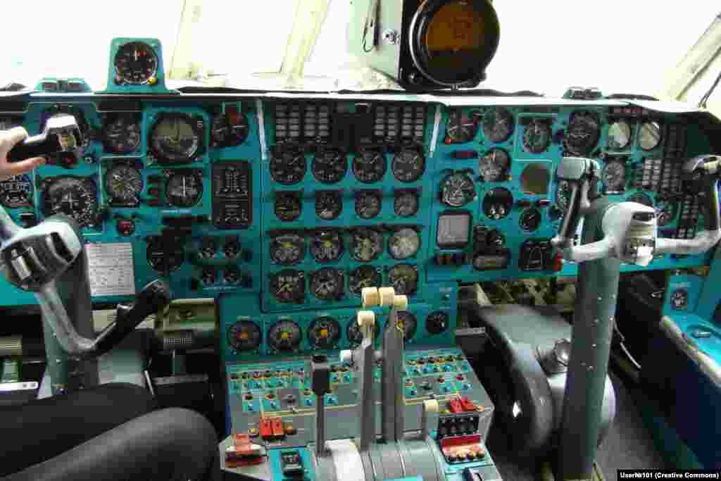 The controls of an Il-76, the jet that the A-50’s radar infrastructure is built on. A Ukrainian aviation expert has indicated that the A-50 is likely to have been downed with a U.S.-made Patriot Missile. Other analysts believe a disastrous case of friendly fire from Russian air defenses could also have been behind the plane's apparent demise.   
