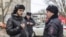 Евгений Кочегин и полицейские
