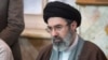 صرفنظر از شباهتهای ظاهری مجتبی خامنهای به پدرش، این احتمال زیاد است که اطرافیان رهبر کنونی تداوم وضعیت موجود را در رهبری احتمالی پسرش میبینند
