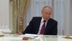 Путин и экипаж танка "Алёша" Путин и экипаж танка "Алёша"