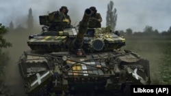 Танк украинских войск на позициях у Бахмута