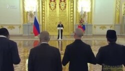 Путин не дождался аплодисментов от послов Путин не дождался аплодисментов от послов
