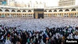 ارشیف: بیت الله شریف یوه څنډه