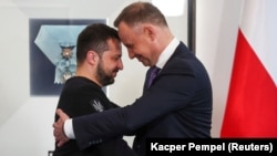Президенты Украины и Польши Владимир Зеленский и Анджей Дуда на переговорах в Варшаве 5 апреля 2023 года