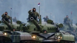 Привет, оружие! Привет, оружие!