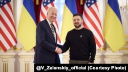 Президент США Джо Байден и президент Украины Владимир Зеленский
