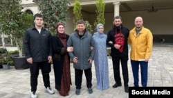 Асет Даудова (вторая слева). Фото: телеграм-канал Рамзана Кадырова