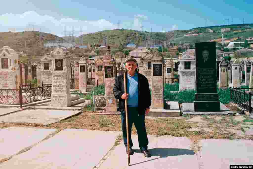 David Abromavich, the custodian of Derbent’s Jewish cemetery When the U.S.S.R. began to break up and wars in the Caucasus erupted, the outflow of Jews from Russia’s North Caucasus region continued and kidnappings of Jews by Islamic militants became widespread.  