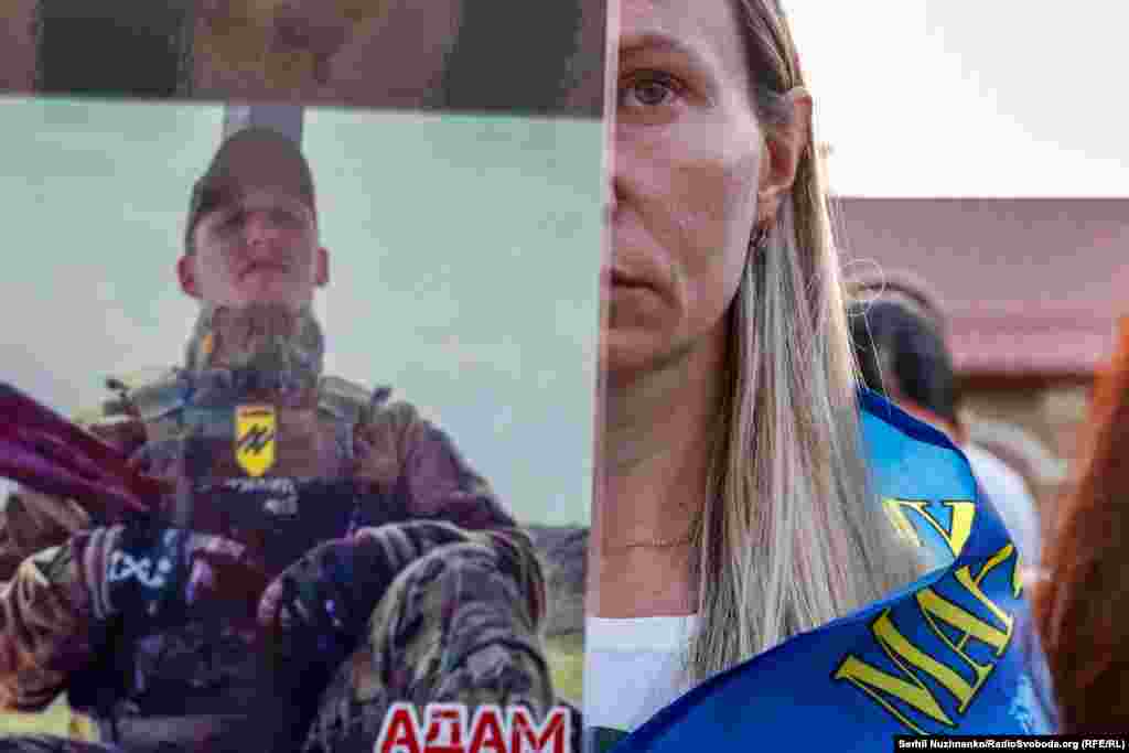 Присутні на акції обурені тим, що, як наголошували вони, міжнародні органи не приділили достатньої уваги «теракту, який влаштували російські окупанти
