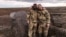 Российские военные на линии укреплений к северо-востоку от города Токмак Запорожской области