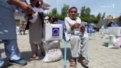 پېښور کې له هنرمندانو او نرښځيانو سره د خوراکي توکو مرسته شوې پېښور کې له هنرمندانو او نرښځيانو سره د خوراکي توکو مرسته شوې