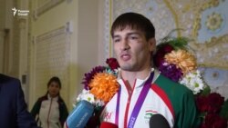 Се паҳлавони тоҷик аз Чин бо медал баргаштанд Се паҳлавони тоҷик аз Чин бо медал баргаштанд