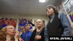 Елена Осипова на открытии выставке в музее "Митьков"