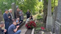 Дар Украина ёди қаҳрамони тоҷикро гиромӣ доштанд
 Дар Украина ёди қаҳрамони тоҷикро гиромӣ доштанд