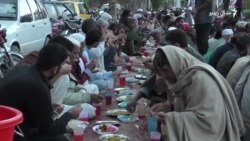 د اسلام اباد رضاکاران خواريکښو ته روژه ماتی برابروي د اسلام اباد رضاکاران خواريکښو ته روژه ماتی برابروي