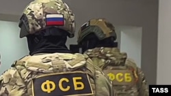 Сотрудники ФСБ, иллюстративное фото