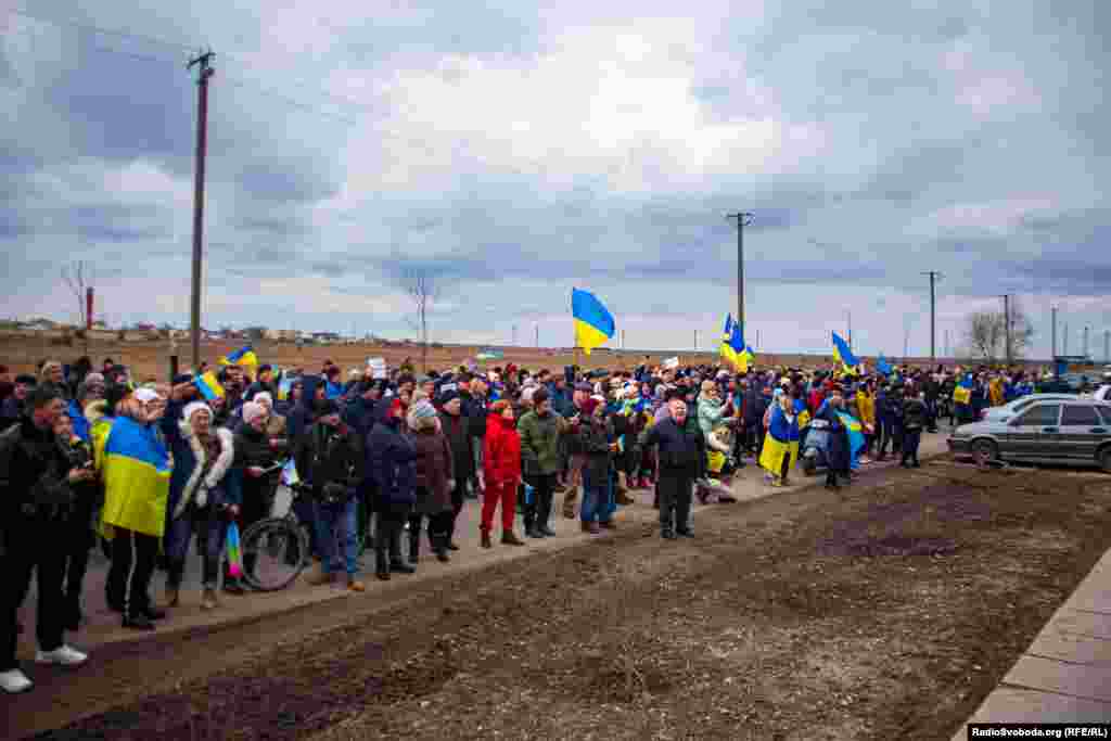 Гінечани йшли дорогою з українською символикою 