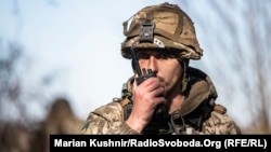 Украинский военный в Киевской области, где дислоцируются российские войска. 10 марта 2022