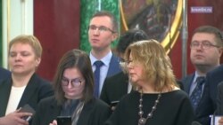 Путин играет в миротворца Путин играет в миротворца