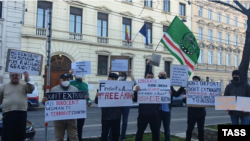 Пикеты в поддержку уроженки Чечни Амины Герихановой. Вена, 23 марта 2022 года