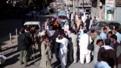 بلوڅانو د خپلو ورکو شویو کسانو د خوشې کولو په موخه له کوټې کراچۍ ته لاریون پیل کړی دی بلوڅانو د خپلو ورکو شویو کسانو د خوشې کولو په موخه له کوټې کراچۍ ته لاریون پیل کړی دی