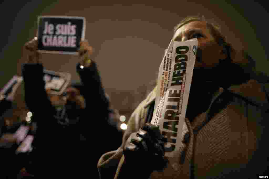 Акция памяти погибших в результате нападения на редакцию Charlie Hebdo. Париж, 7 января 2015 года