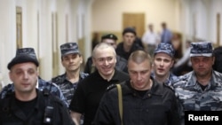 Отношение россиян к Михаилу Ходорковскому уже становится политическим фактором само по себе