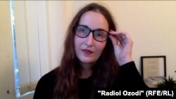 Елена Борисова соли 2017 дар Тоҷикистон будааст ва забони тоҷикиро ҳам медонад.