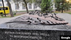 Мемориал жертвам Голодомора и политических репрессий в Мариуполе
