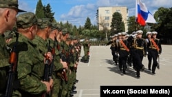 Крымчане, мобилизованные Россией на войну с Украиной, на базе 810-й бригады морской пехоты ЧФ РФ в Севастополе, 27 сентября 2022 года