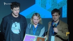 «Свободу Сенцову!» На Docudays UA призвали освободить крымского режиссера (видео) «Свободу Сенцову!» На Docudays UA призвали освободить крымского режиссера (видео)