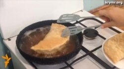 Boycotting Election, Crimean Tatars Make Pies Instead Boycotting Election, Crimean Tatars Make Pies Instead