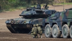 Немецкий Leopard 2 vs российский Т-90. Украина получила преимущество в танковых боях? (видео)
 Немецкий Leopard 2 vs российский Т-90. Украина получила преимущество в танковых боях? (видео)