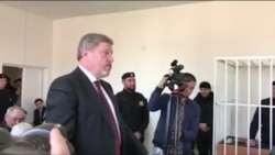 Григорий Явлинский приехал в Чечню и выступил в поддержку правозащитника Титиева Григорий Явлинский приехал в Чечню и выступил в поддержку правозащитника Титиева