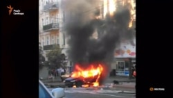 Палаючий автомобіль, в якому був Шеремет, після cмертельного вибуху (відео) Палаючий автомобіль, в якому був Шеремет, після cмертельного вибуху (відео)