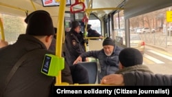 Задержанные крымскотатарские активисты в Симферополе, 25 января 2023 года