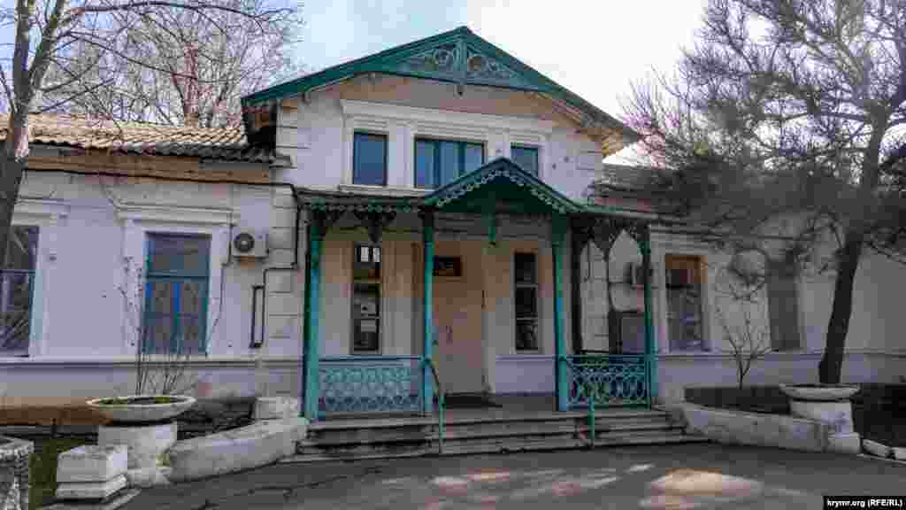Корпус лечебно-профилактического отделения санатория «Саки»