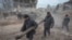 Завалы на месте здания военной базы, которая, по данным Сухопутных войск Украины, была разрушена в результате авиаудара, в городе Ахтырка Сумской области, Украина 28 февраля 2022 года