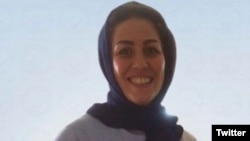 مریم اکبری منفرد، زندانی سیاسی و از اعضای خانوادههای دادخواه اعدامشدگان دهه ۱۳۶۰