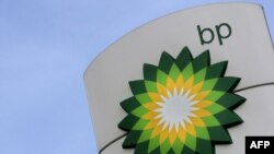 Эмблема нефтяной компании BP хорошо известна в России