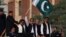 عمران خان د نومبر په پای کې د حکومت ضد لاریون په پای کې اعلان وکړ چې اسمبلۍ ماتوي - د اکتوبر ۲۸مې انځور.