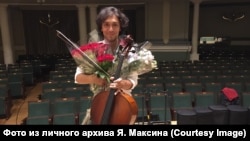 Ян Максин, виолончелист, композитор, вокалист
