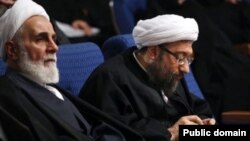 صادق لاریجانی و ناطقنوری رابطه سیاسی خوبی ندارند و همدیگر را متهم به فساد مدیریتی و مالی کردهاند ولی حالا متهم شدهاند که پشت پرده و شریک یک پرونده فساد بودهاند.
