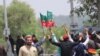 د تحریک انصاف ګڼ پلویان د مې پر ۲۵مه له خیبر پښتونخوا روان شول.