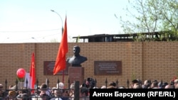 Открытие бюста Иосифу Сталину в Новосибирске