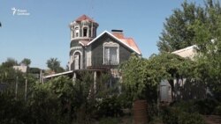Будинок із пляшок: літо в ньому прохолодне, а зима – тепла Будинок із пляшок: літо в ньому прохолодне, а зима – тепла